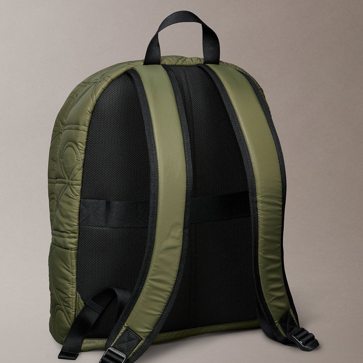 CALVIN KLEIN - Mochila Acolchada Monograma Integral Verde Calvin Klein