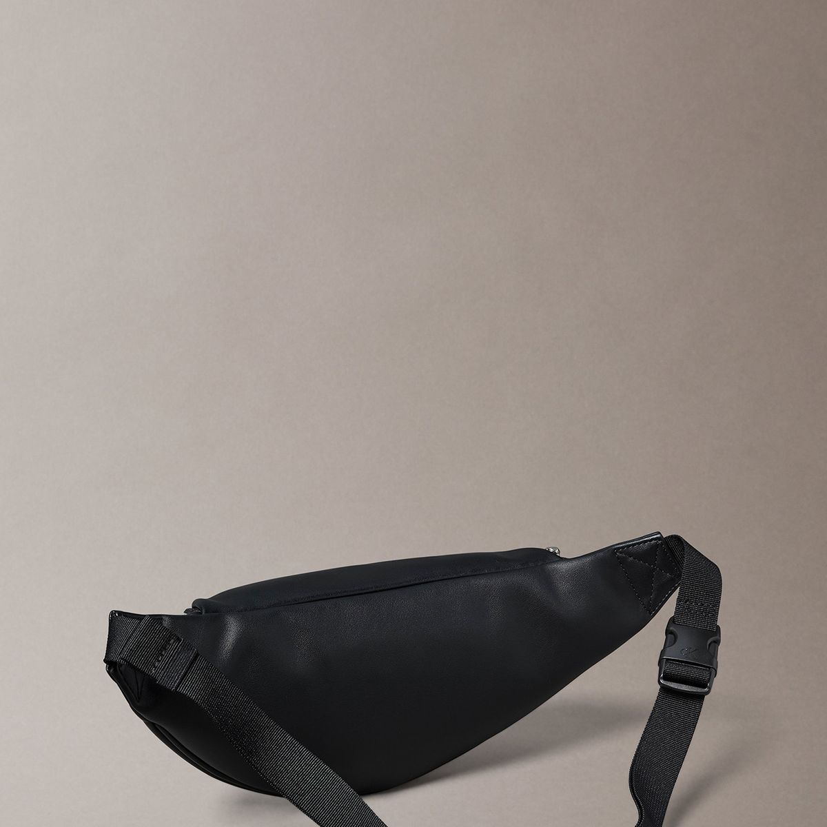 CALVIN KLEIN - Banano Mono Logo Negro Calvin Klein