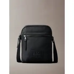 CALVIN KLEIN - Bolso Reporter con Insignia Negro