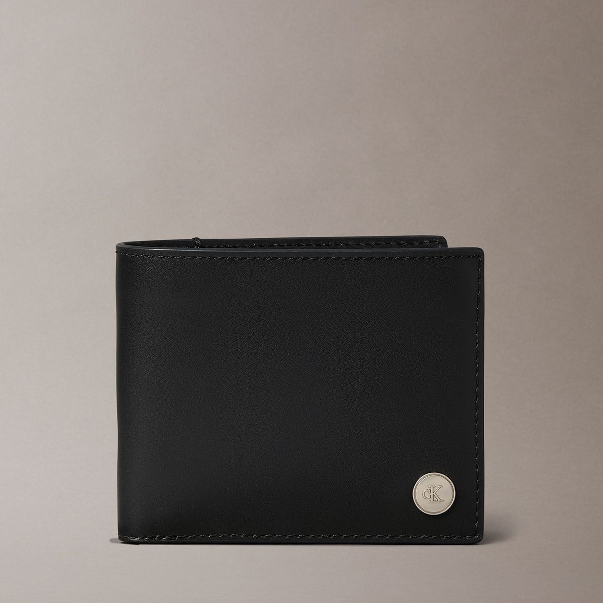 CALVIN KLEIN - Billetera Tipo Billfold con detalles Metálicos Negro Calvin Klein