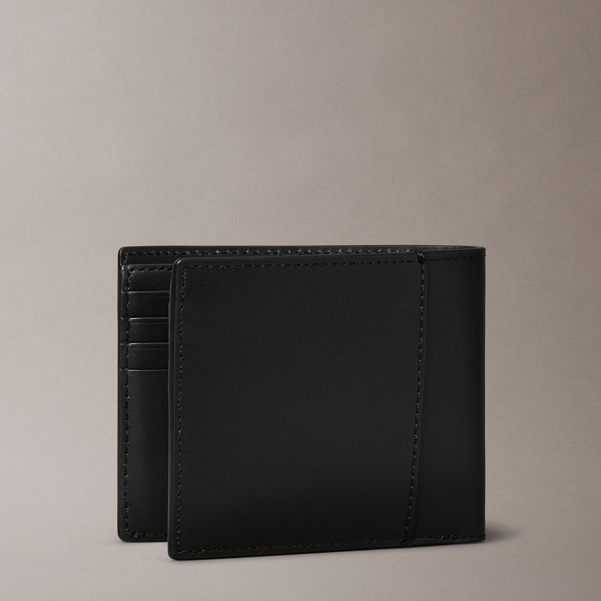 CALVIN KLEIN - Billetera Tipo Billfold con detalles Metálicos Negro Calvin Klein