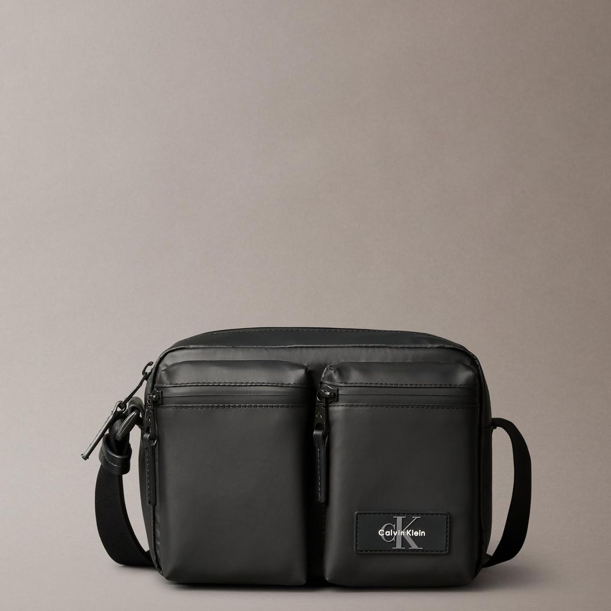 CALVIN KLEIN - Bolso Cruzado Utilitario Negro Calvin Klein