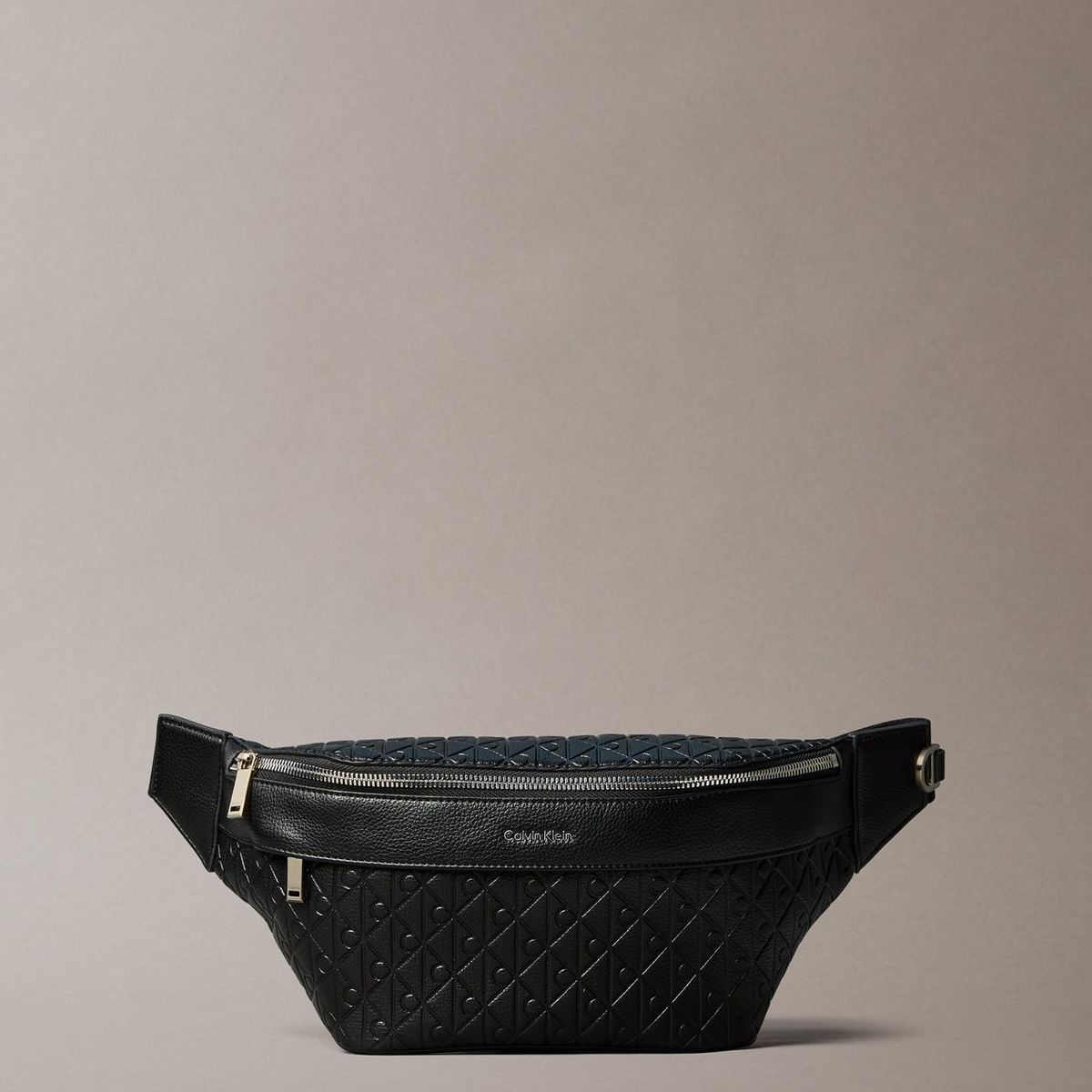 CALVIN KLEIN - Banano con Monograma Grabado En Todo El Artículo Negro Calvin Klein