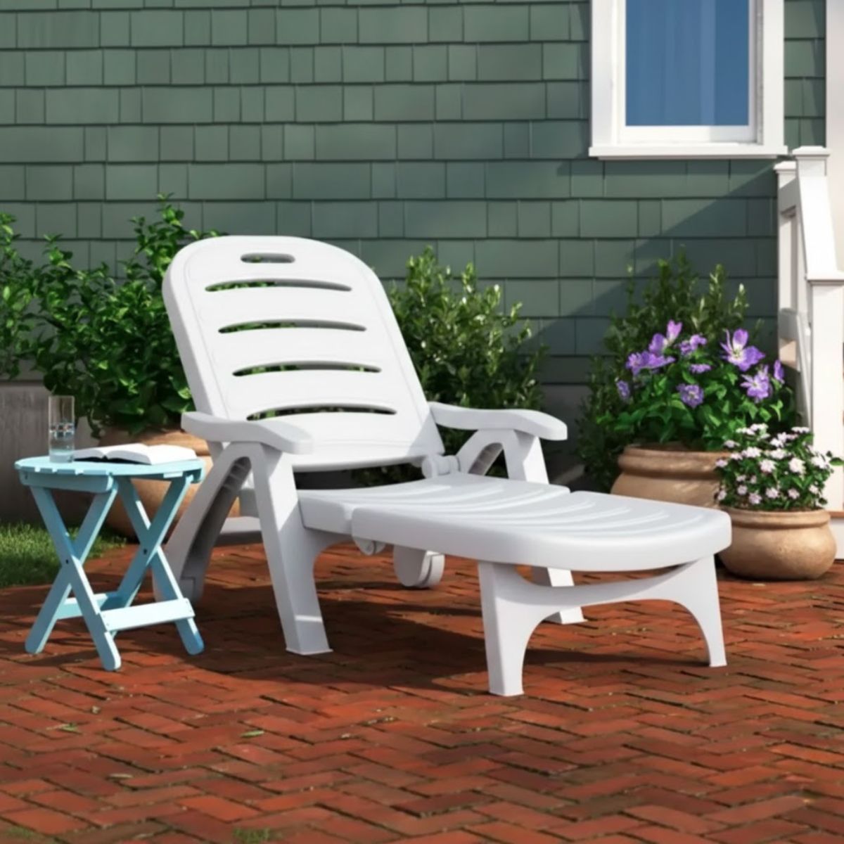 GENERICO - Reposera plastica blanca con ruedas Casa viva