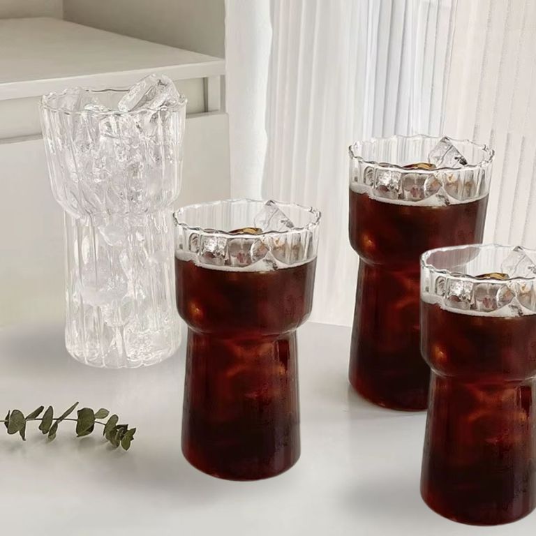 Set de 4 vasos altos de vidrio diseno ondas de 590 ml