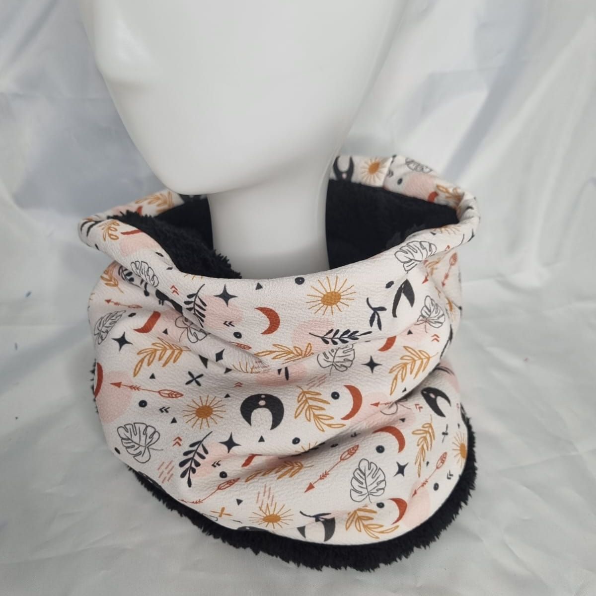 EL ESPACIO DE TOMMY - Cuello invierno adulto medias lunas con cordero negro