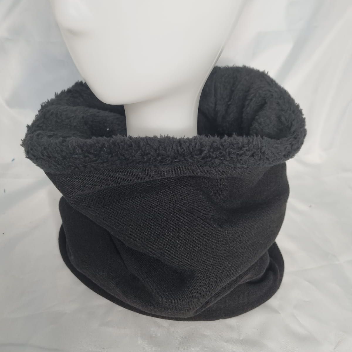 EL ESPACIO DE TOMMY - Cuello invierno adulto negro con cordero negro