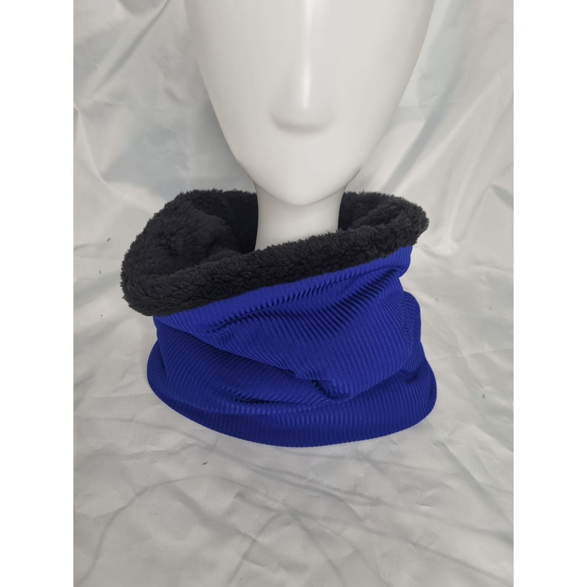 EL ESPACIO DE TOMMY - Cuello invierno adulto azul con cordero negro