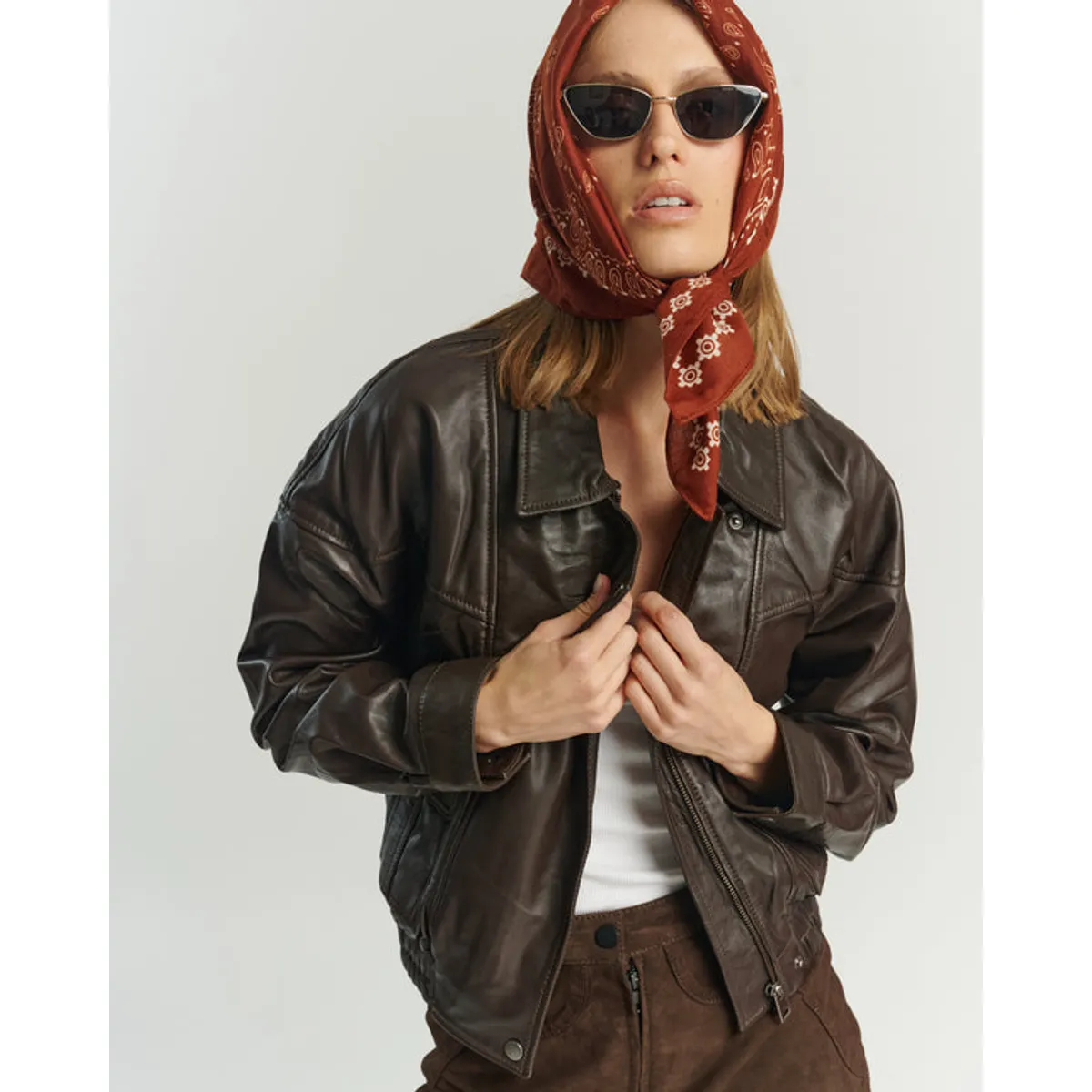 HER - BOMBER DE CUERO CHOCOLATE