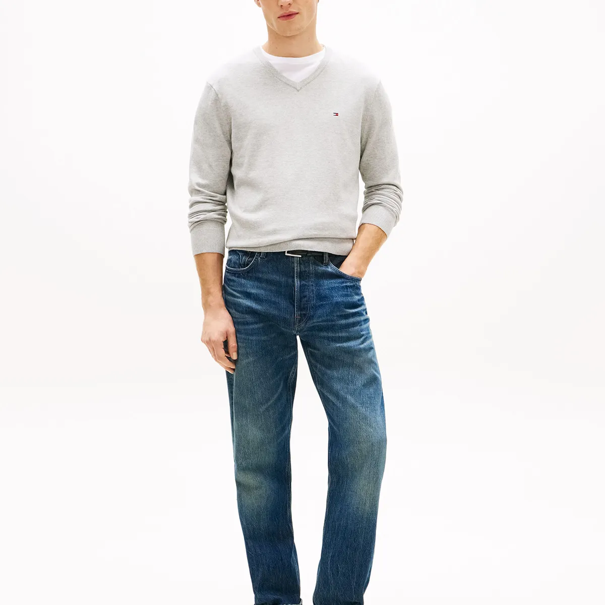TOMMY HILFIGER - Sweater Essential Con Cuello V Gris Tommy Hilfiger