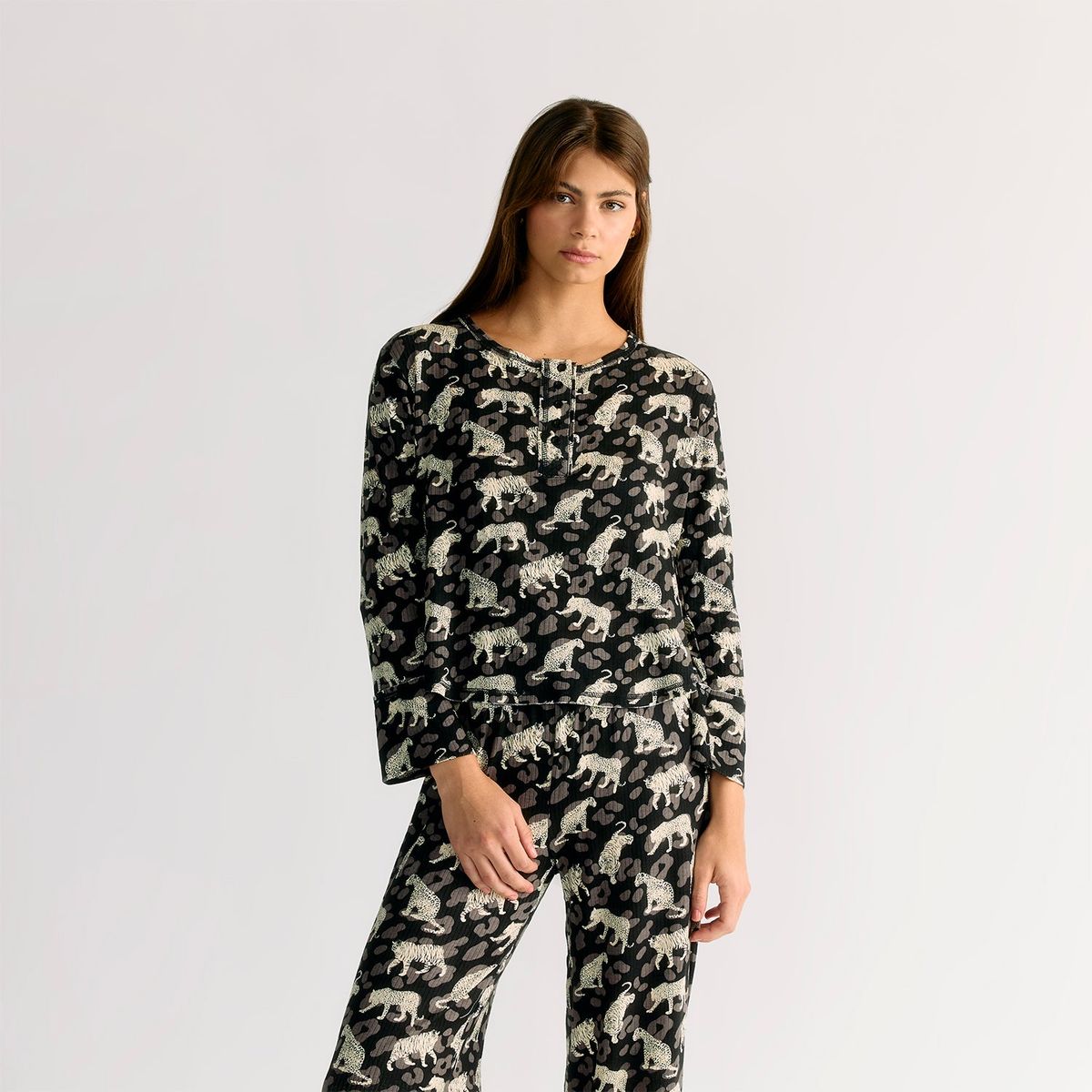 LOUNGE - Pijama Mujer Animal Print Tigres