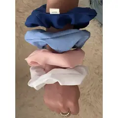 HAOKIDS - Scrunchies Escolares pack de 4 coletas para Pelo Niña de confección nacional