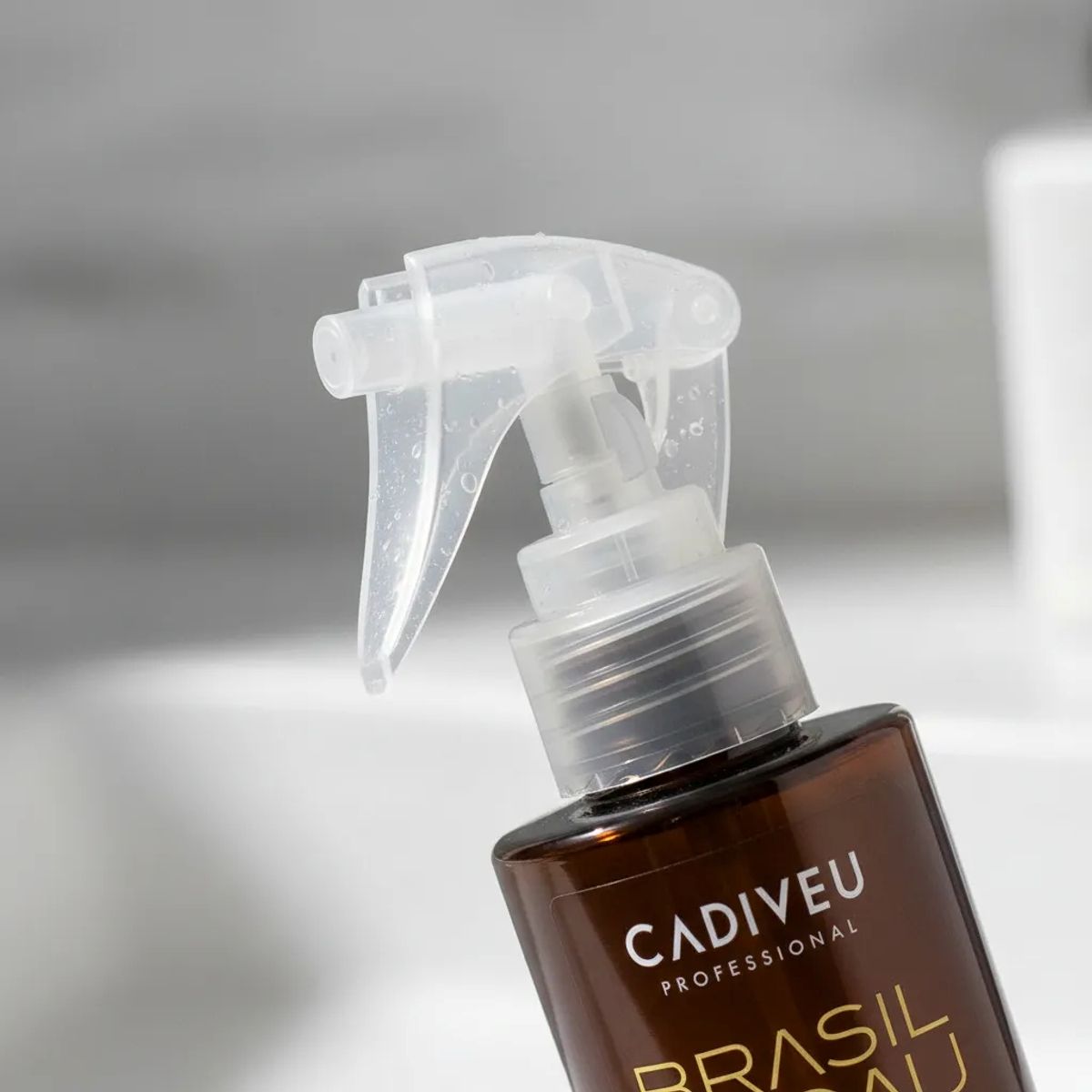 BRASIL CACAU - SPRAY LISO MÁGICO BRASIL CACAU CADIVEU 215ML EFECTO LISO MEMORIA & BLINDAJE TÉRMICO INSTANTÁNEO