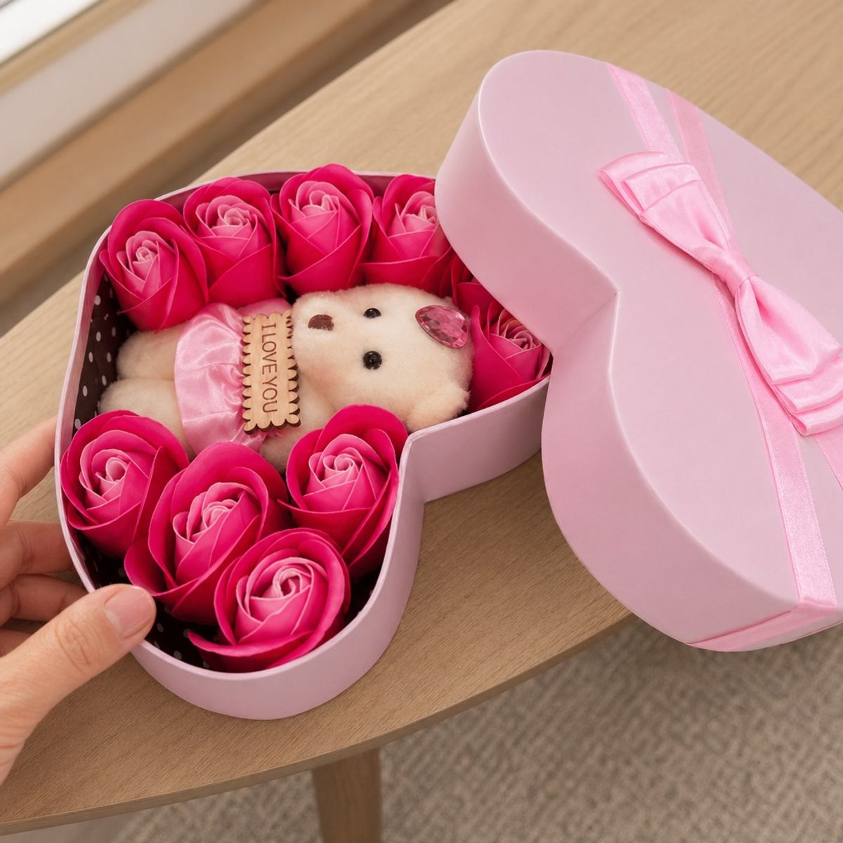 HOMESTAR - Caja Ovalada Osito Peluche con Rosas Artificiales I Love You - L