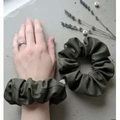 HAOKIDS - Scrunchies Verde Musgo 2 coletas cabello niña o mujer confección gabardina nacional 100% algodón