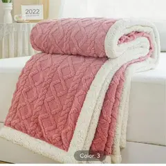 DIANA - FRAZADA TEXTURIZADA TAMAÑO 1.5 PLAZA 150CM X 180CM UNICOLOR ROSADO DISEÑO TRENZADO