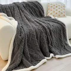 DIANA - FRAZADA TRENZADAS UNICOLOR PLOMO CON CHIPORRO TAMAÑO 1.5 PLAZA 150CM X 180CM