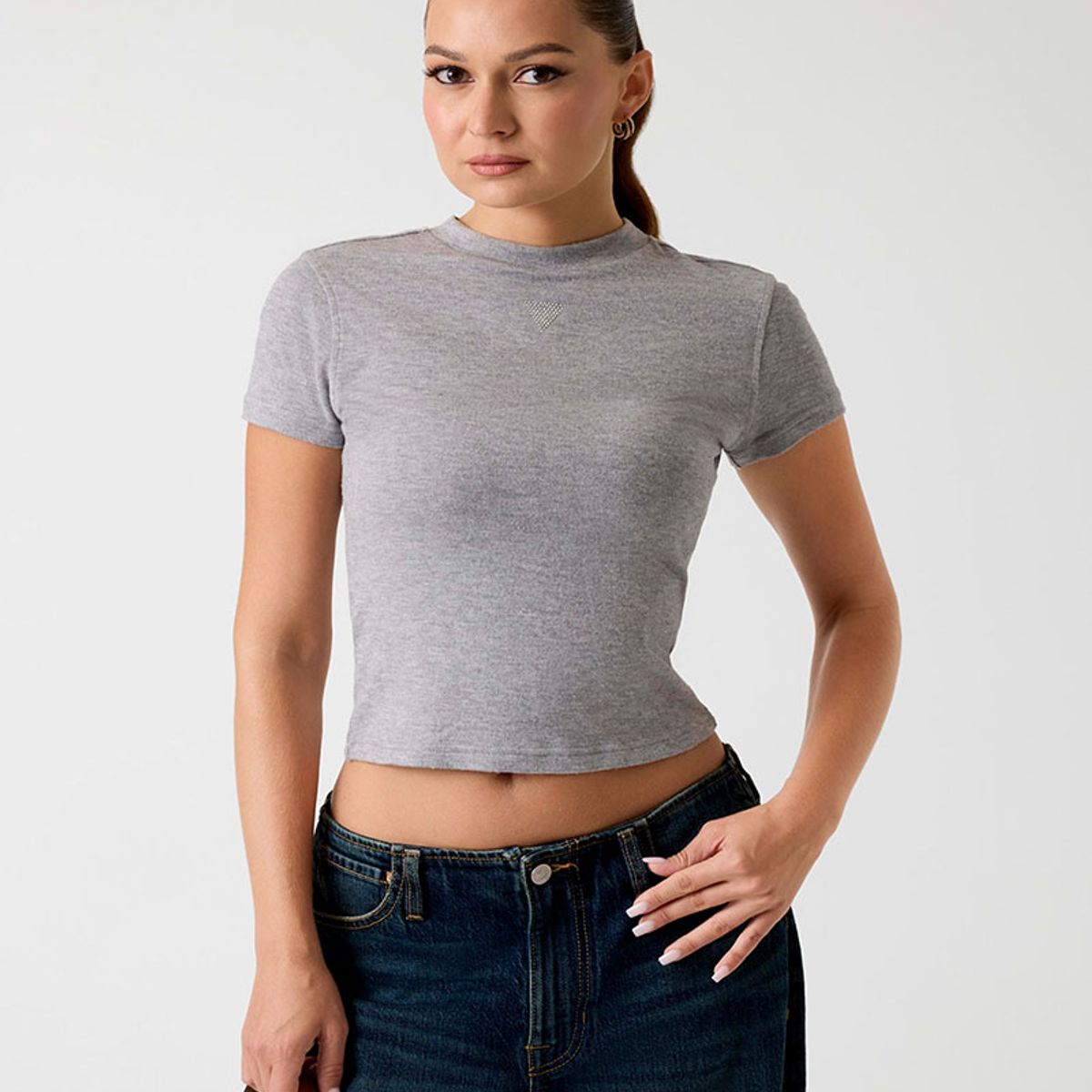 GUESS - Polera Ss Licia Mock Nk Gris