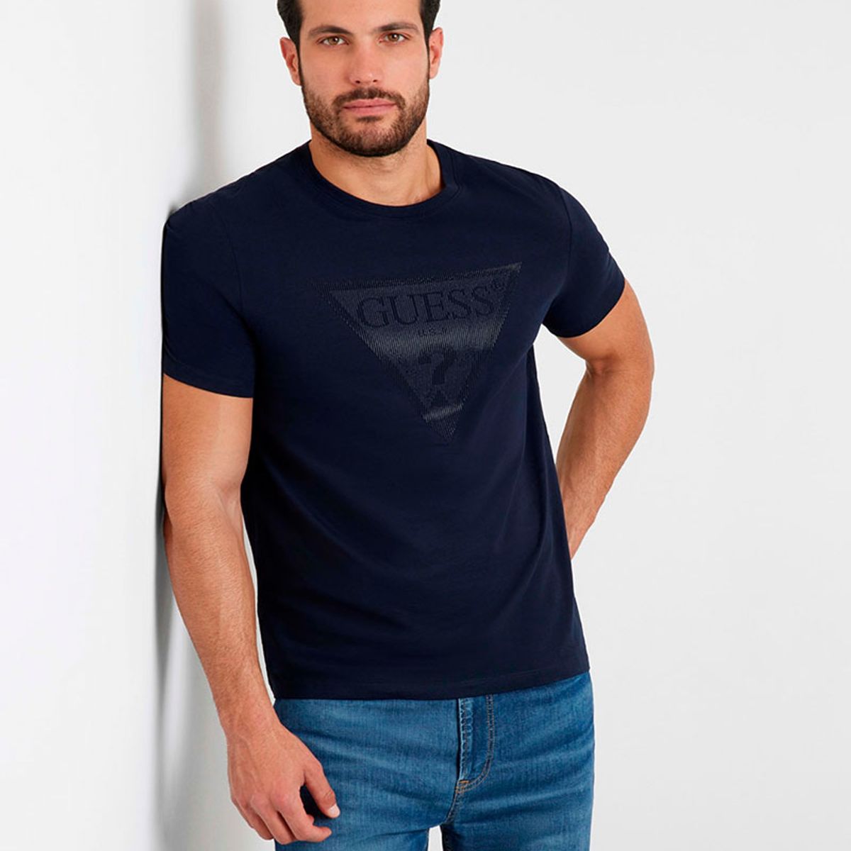 GUESS - Polera Hombre Ss Cn Shiny Gel Triangle Tee Azul Guess