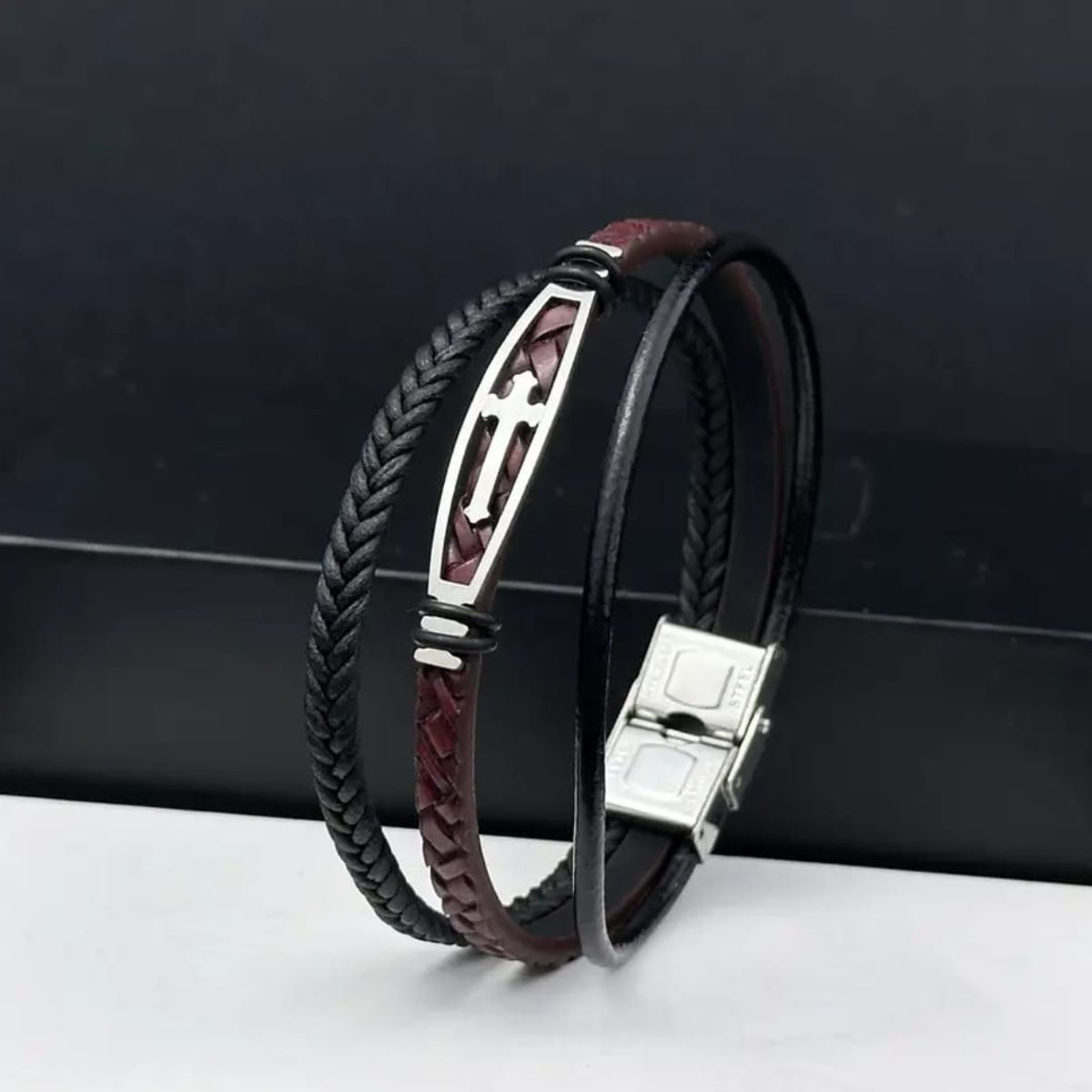GENERICO - ️ Pulsera Cruz Fortaleza Red  Cuero & Acero Inoxidable