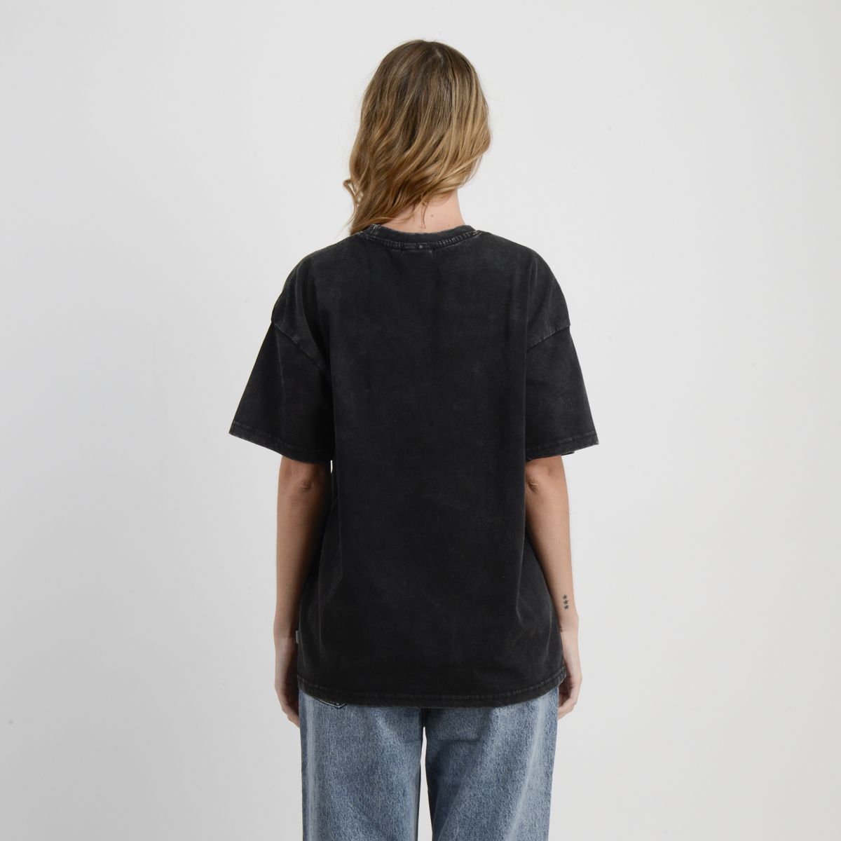 O'NEILL - POLERA MANGA CORTA KYLEE NEGRO