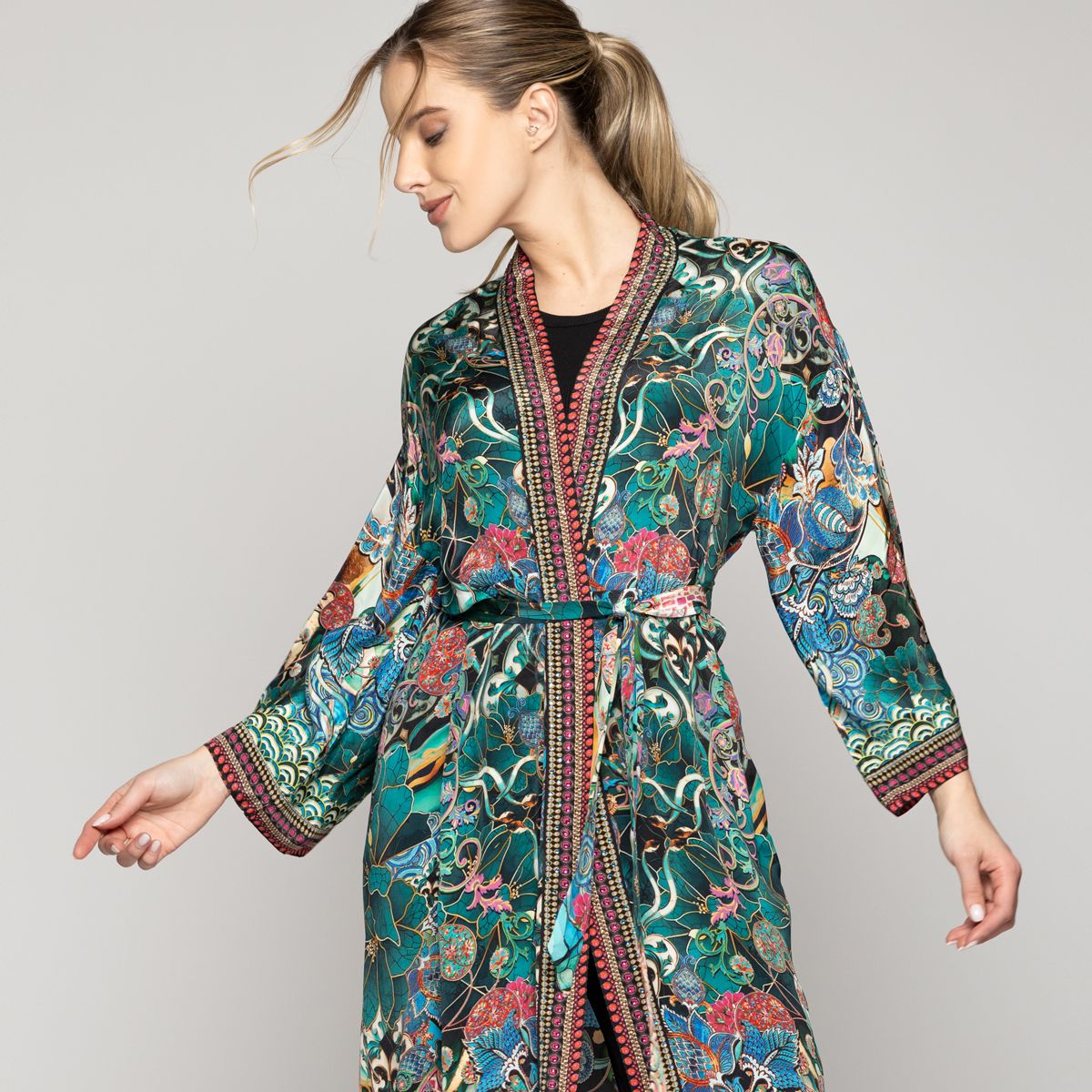 LINEATRE - Tapado Mujer Kimono Debora Estampado Floral Verde Jade Lineatre