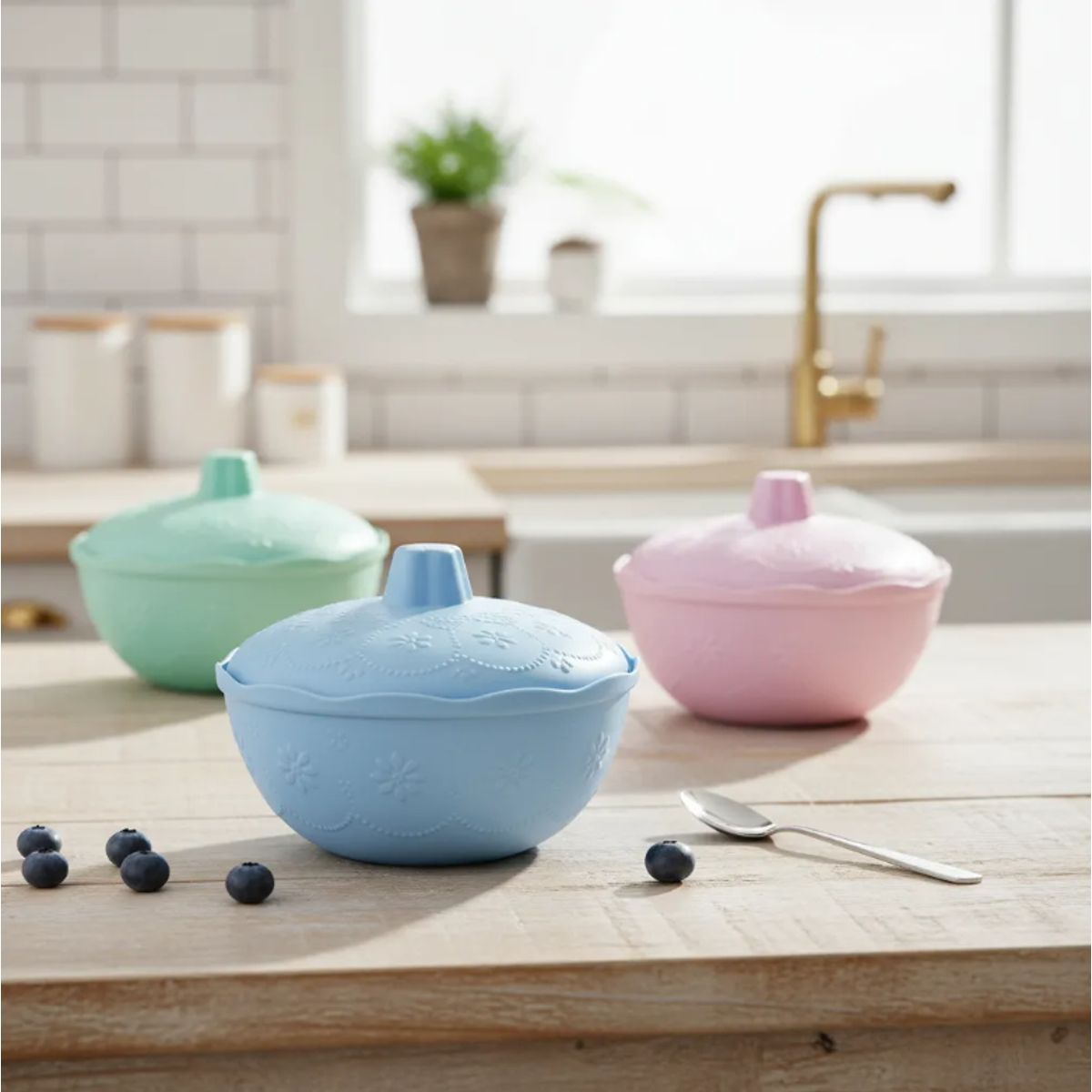 GENERICO - Bowl Plástico Con Tapa Diseño 23cm