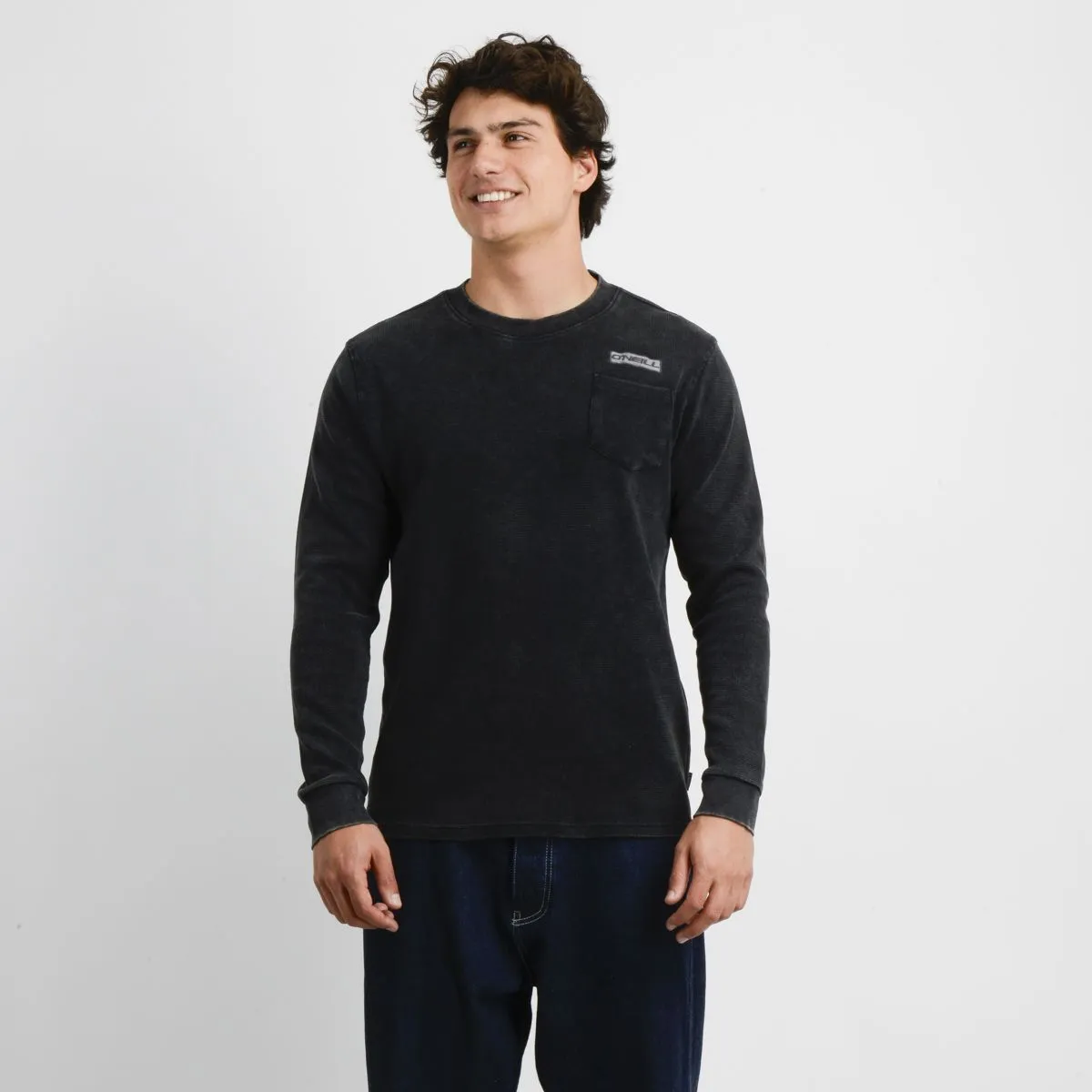 O'NEILL - POLERA MANGA LARGA PANAL OVERLAND NEGRO