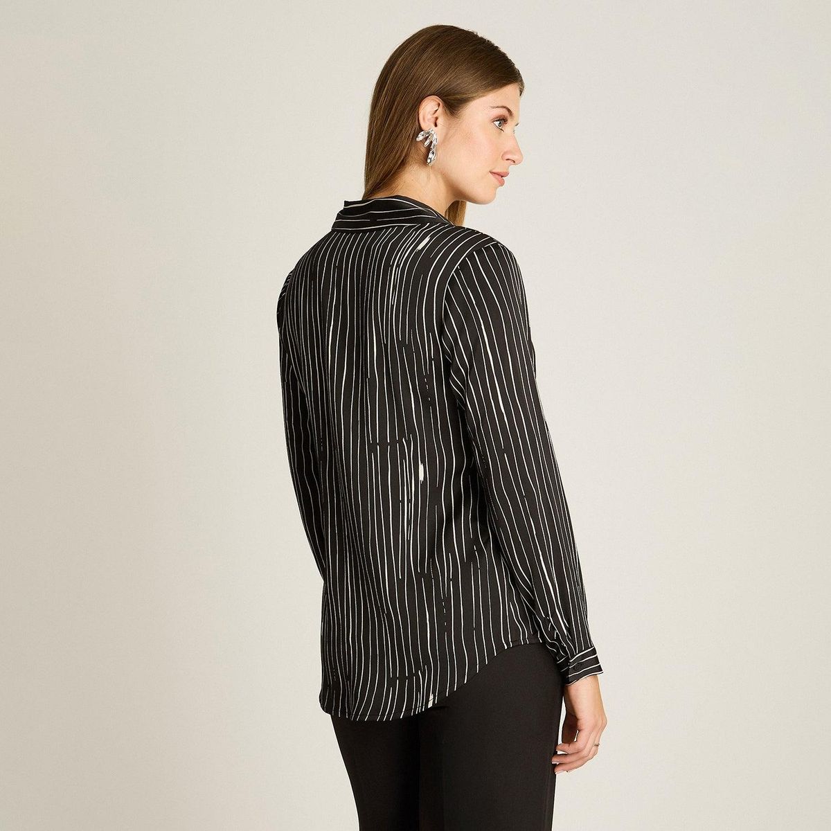 LORENZO DI PONTTI - Blusa Camisera Negra Satin Básica