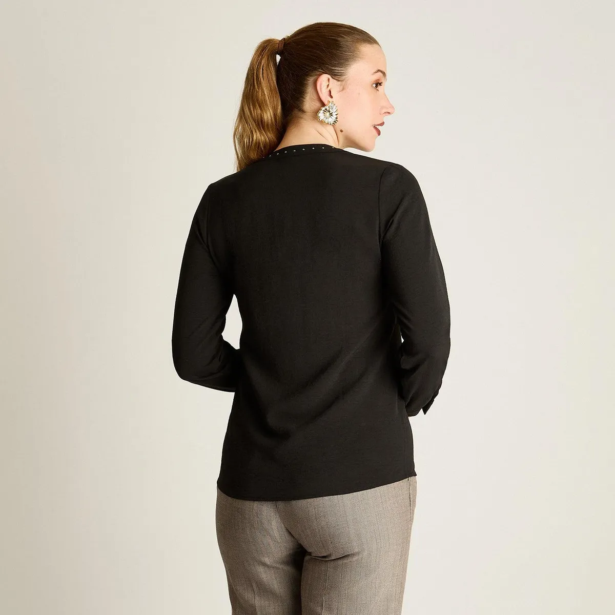 LORENZO DI PONTTI - Blusa Escote Mao con Aplicación de Strass