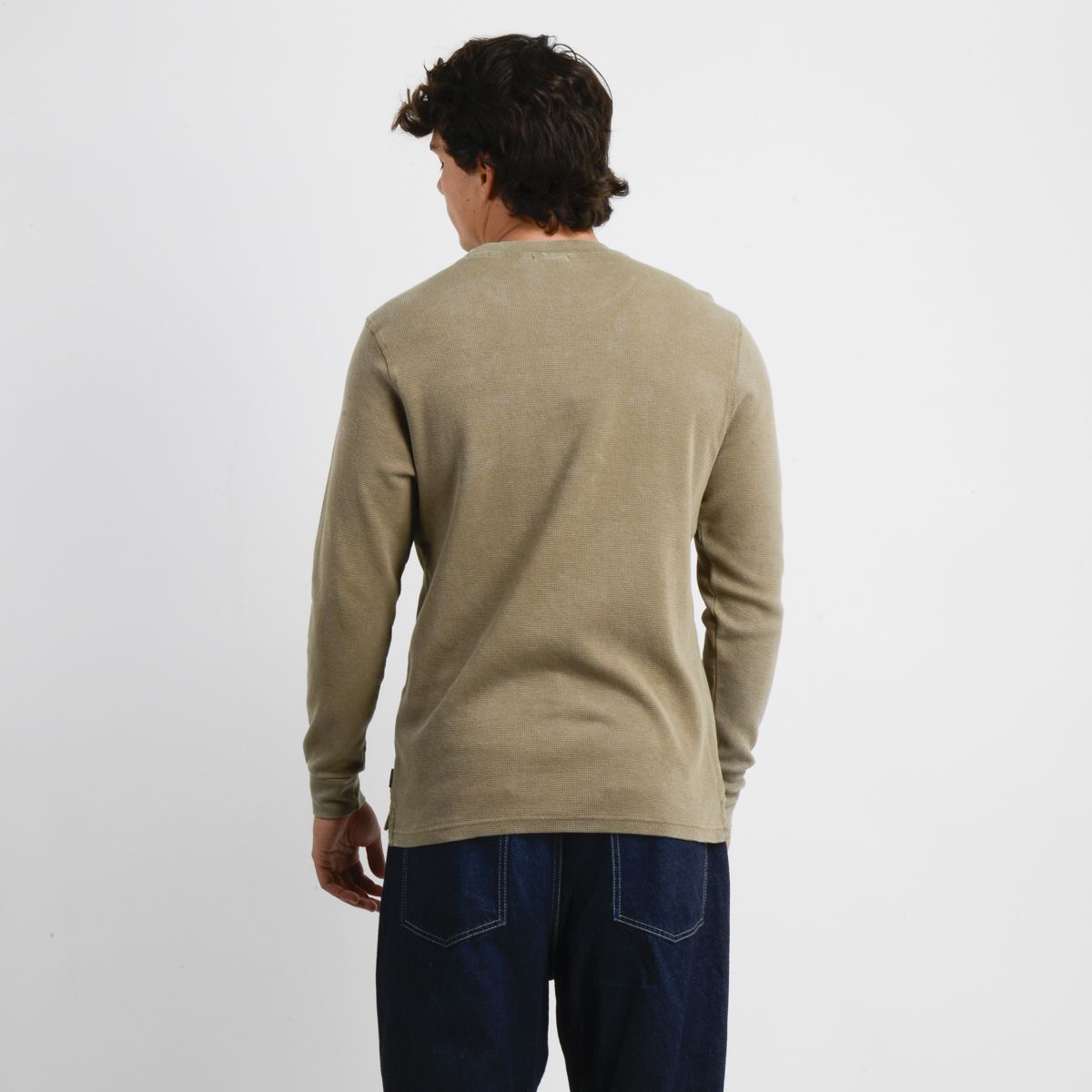 O'NEILL - POLERA MANGA LARGA PANAL OVERLAND BEIGE