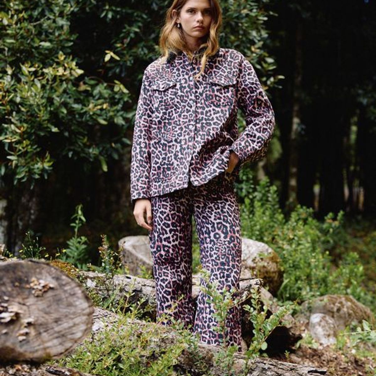 LOUNGE - Chaqueta Animal Print Solsticio LOUNGE