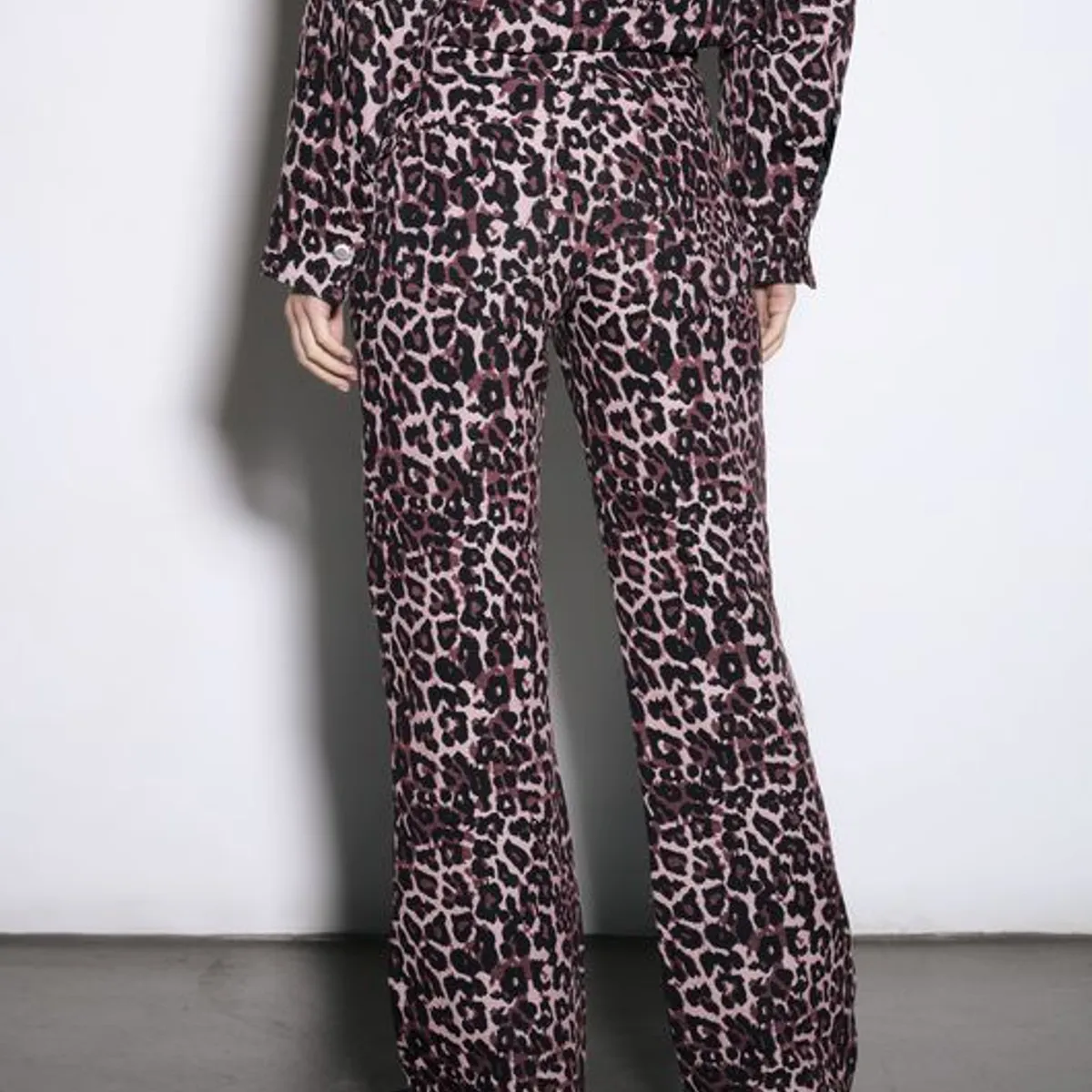 LOUNGE - Pantalón Animal Print Solsticio LOUNGE