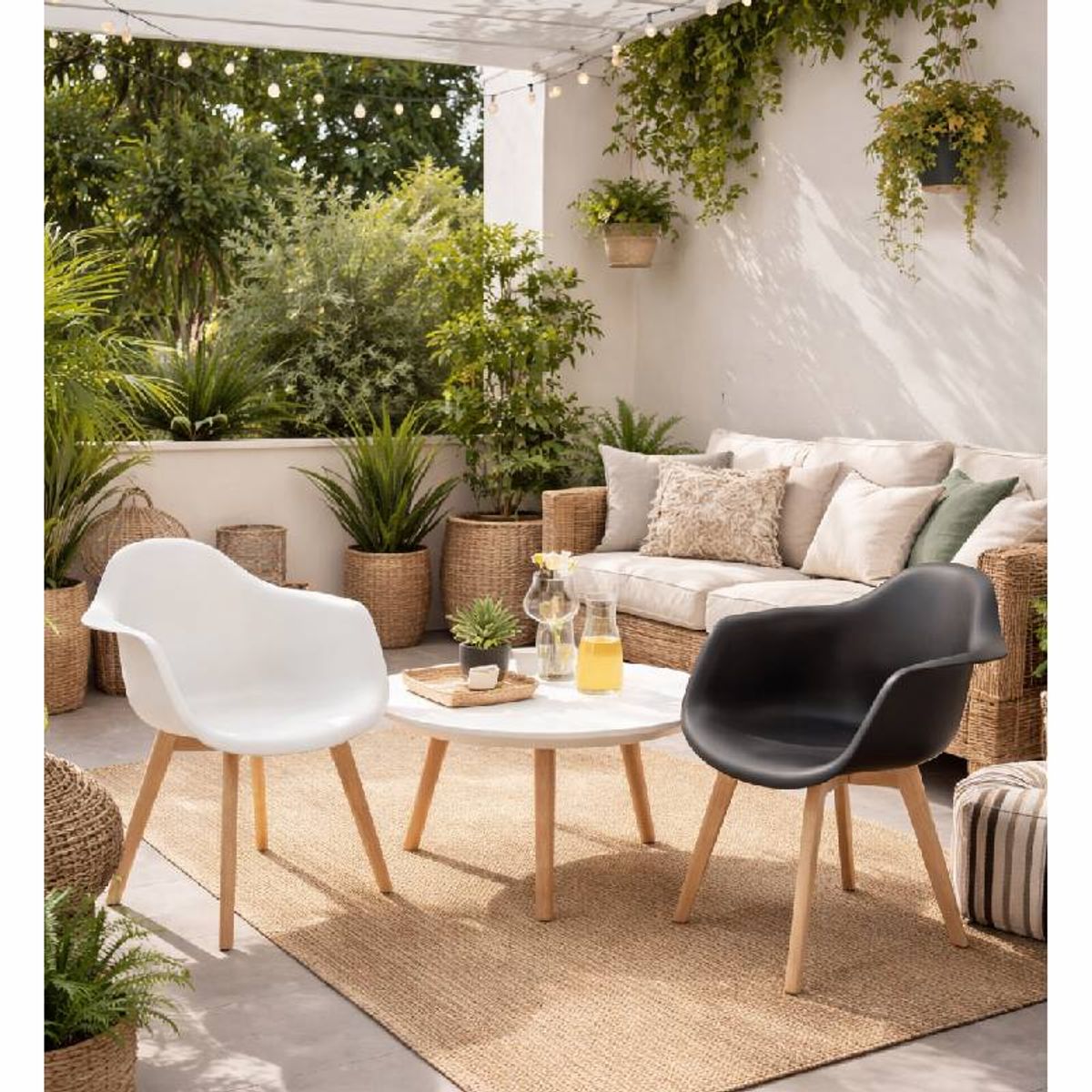 MOAD - Butaca Eames con patas de Madera