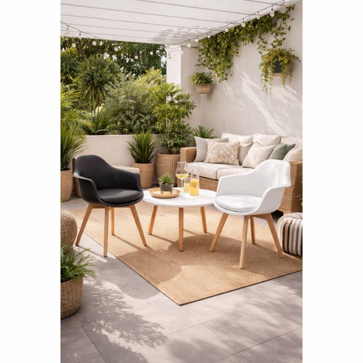 MOAD - Butaca Eames con Cojin y patas de Madera