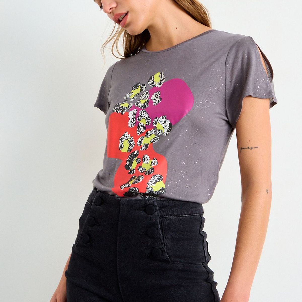 IO - Polera Estampada Mujer Gris Io