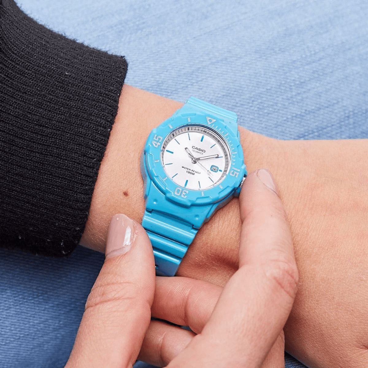 CASIO - RELOJ CASIO LRW-200H-2E3VDF CELESTE