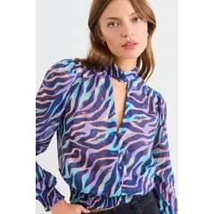 IO - Blusa Fantasia Mujer Celeste