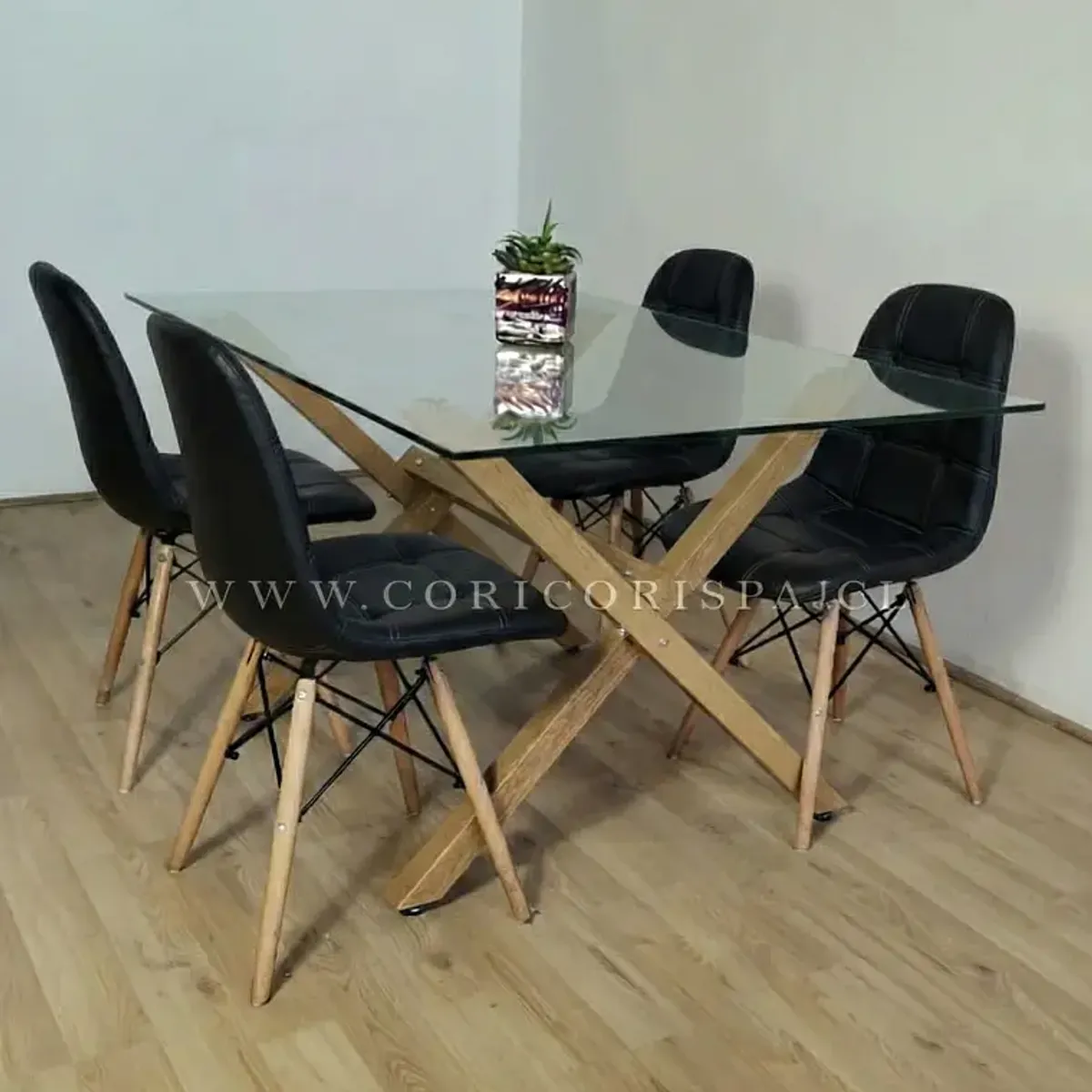 CORI CORI - Comedor Medlock 140x90cm + 4 Sillas Capitonné Eames