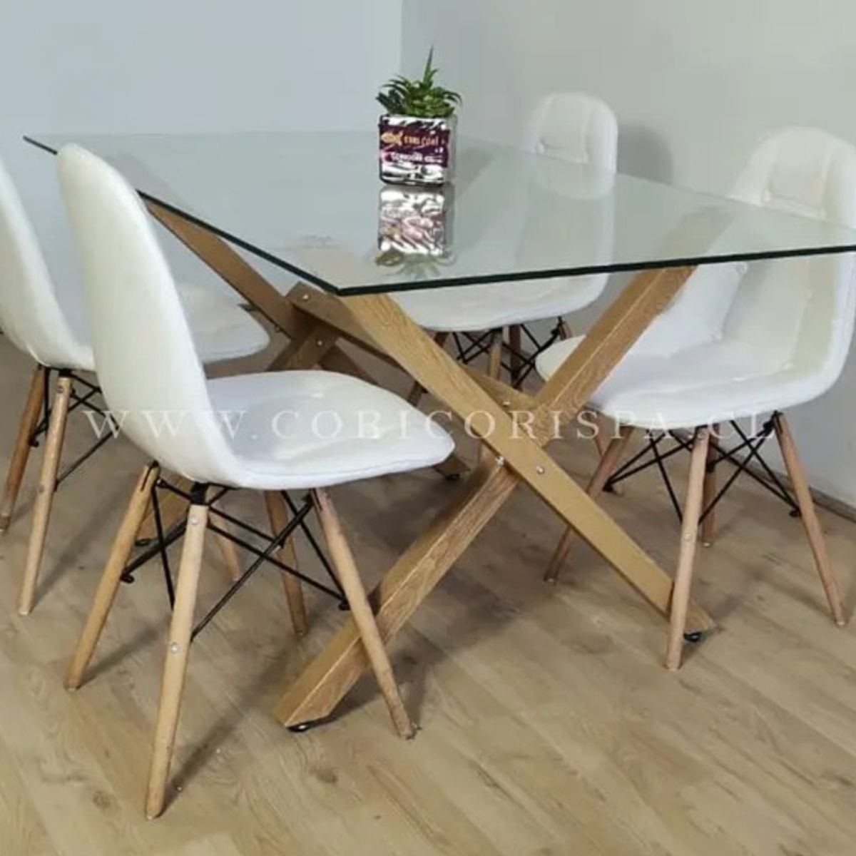 CORI CORI - Comedor Medlock 140x90cm + 4 Sillas Capitonné Eames