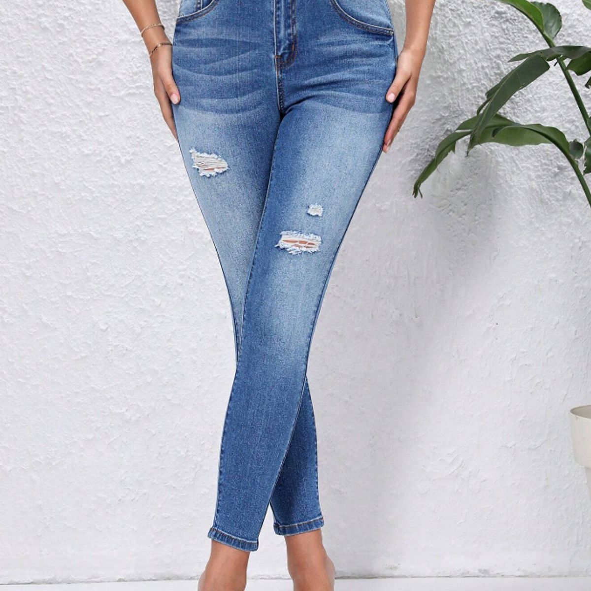 KIRAMA CLOTHING STORE - Jeans Skinny Azul Lavado Claro con Desgastes