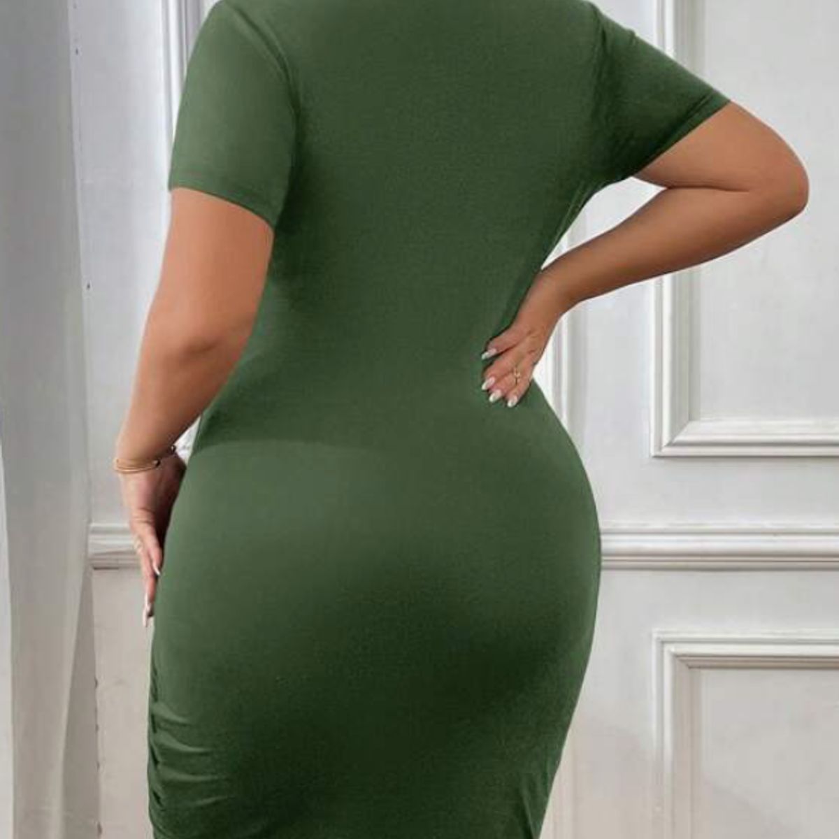 KIRAMA CLOTHING STORE - Vestido Verde Militar Asimétrico con Estampado Facial