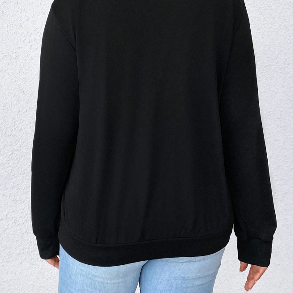 KIRAMA CLOTHING STORE - Pullover Negro con Detalle Geométrico
