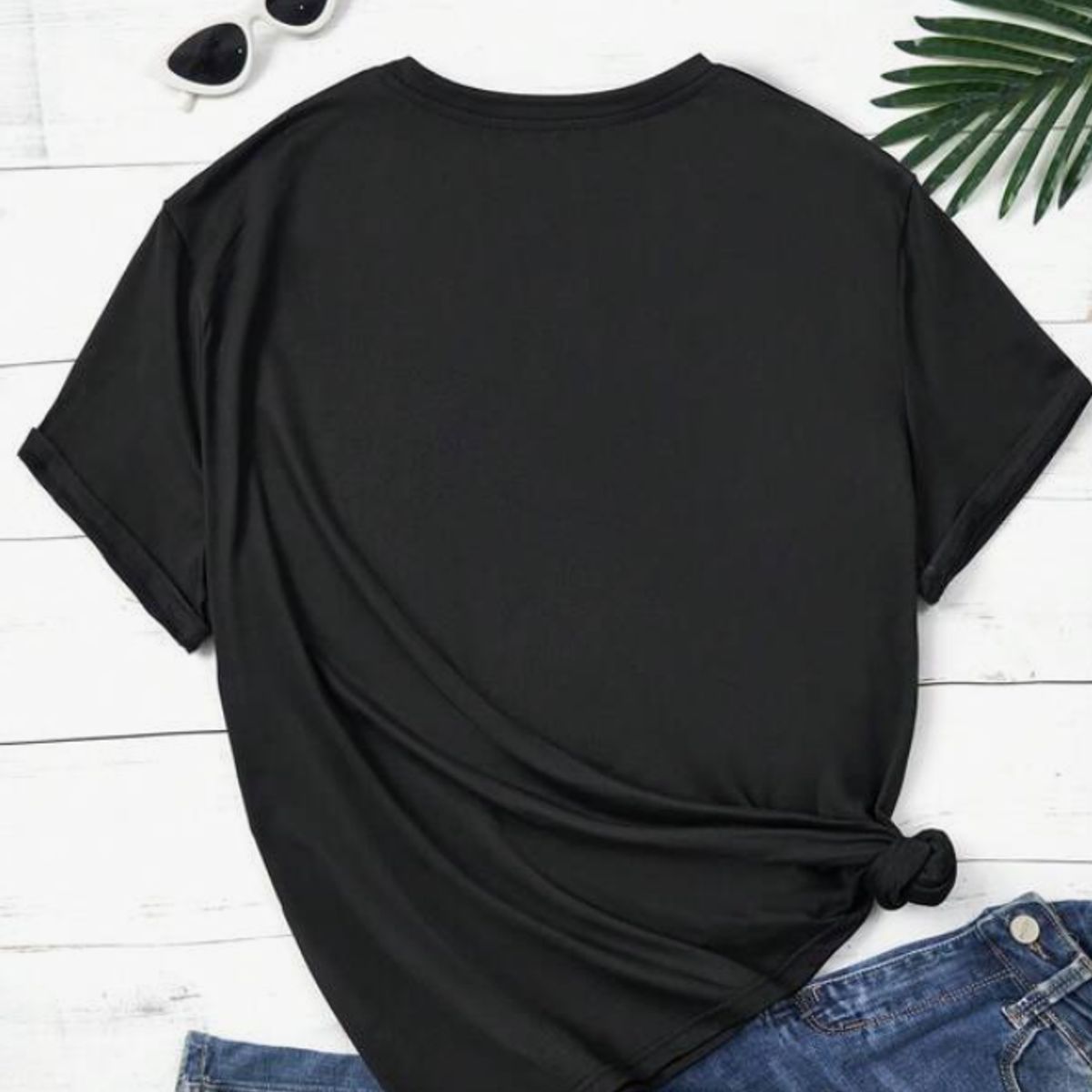 KIRAMA CLOTHING STORE - Camiseta Negra con Estampado “Love”