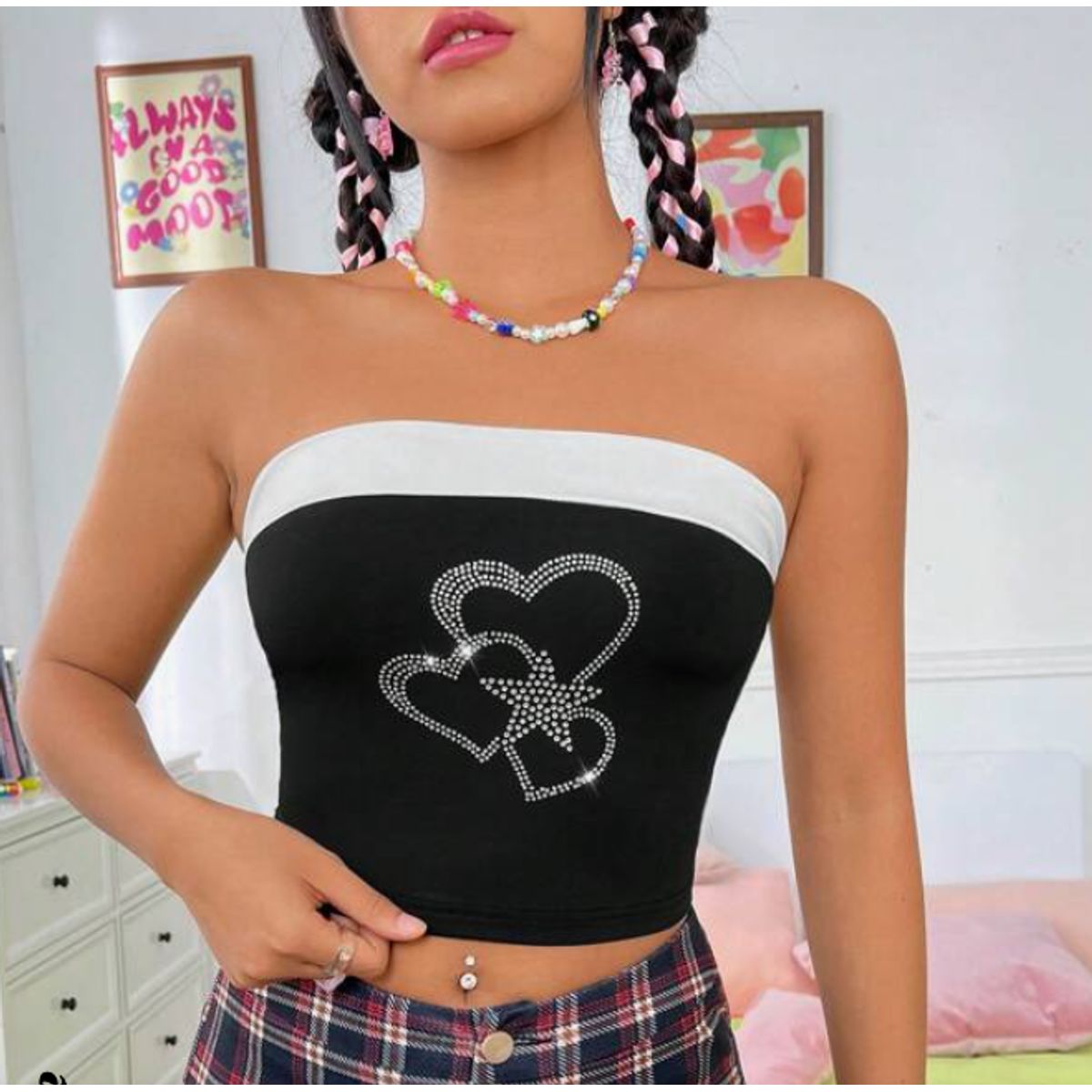 KIRAMA CLOTHING STORE - Top Bandeau Blanco y Negro con Diamante de Imitación y Patrón de Corazón