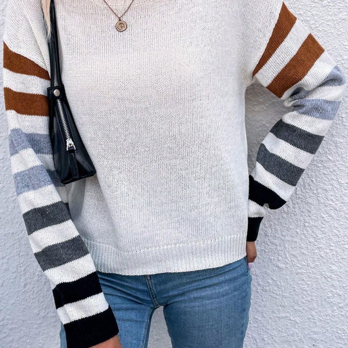 KIRAMA CLOTHING STORE - Jersey Albaricoque con Rayas Multicolor y Hombros Caídos