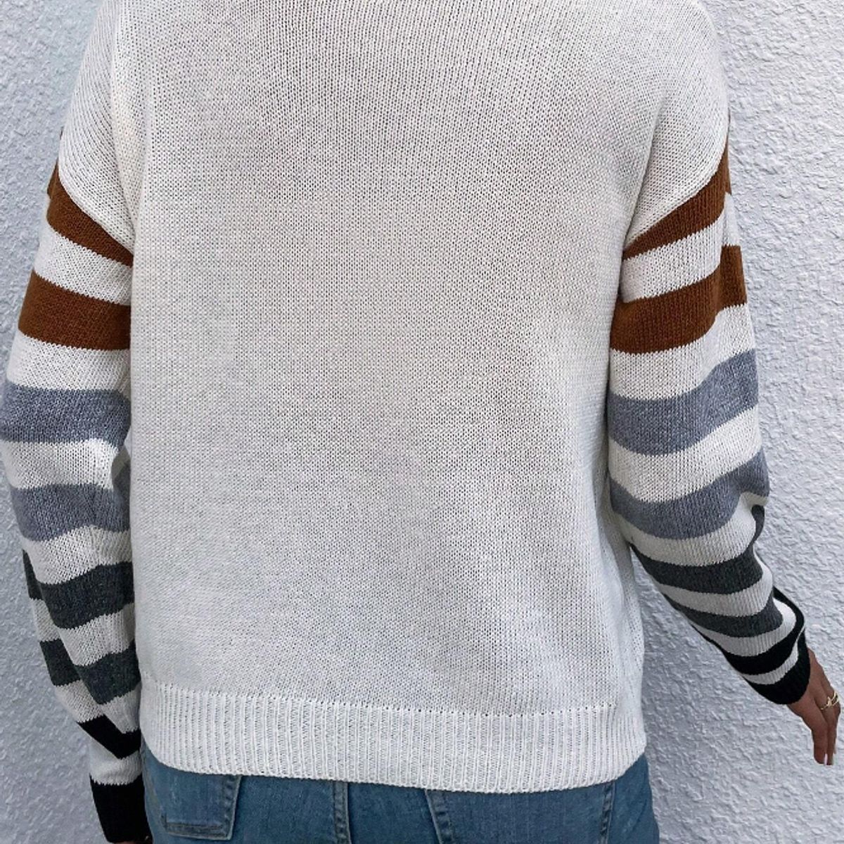 KIRAMA CLOTHING STORE - Jersey Albaricoque con Rayas Multicolor y Hombros Caídos