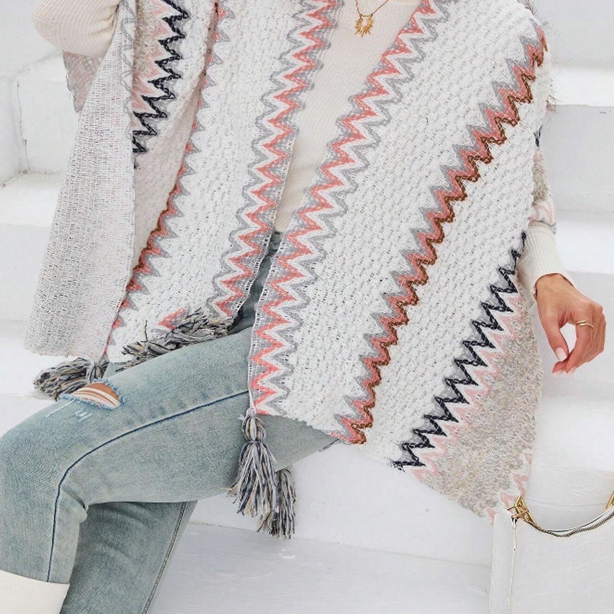 KIRAMA CLOTHING STORE - Cárdigan Multicolor con Patrón Ondulado y Flecos