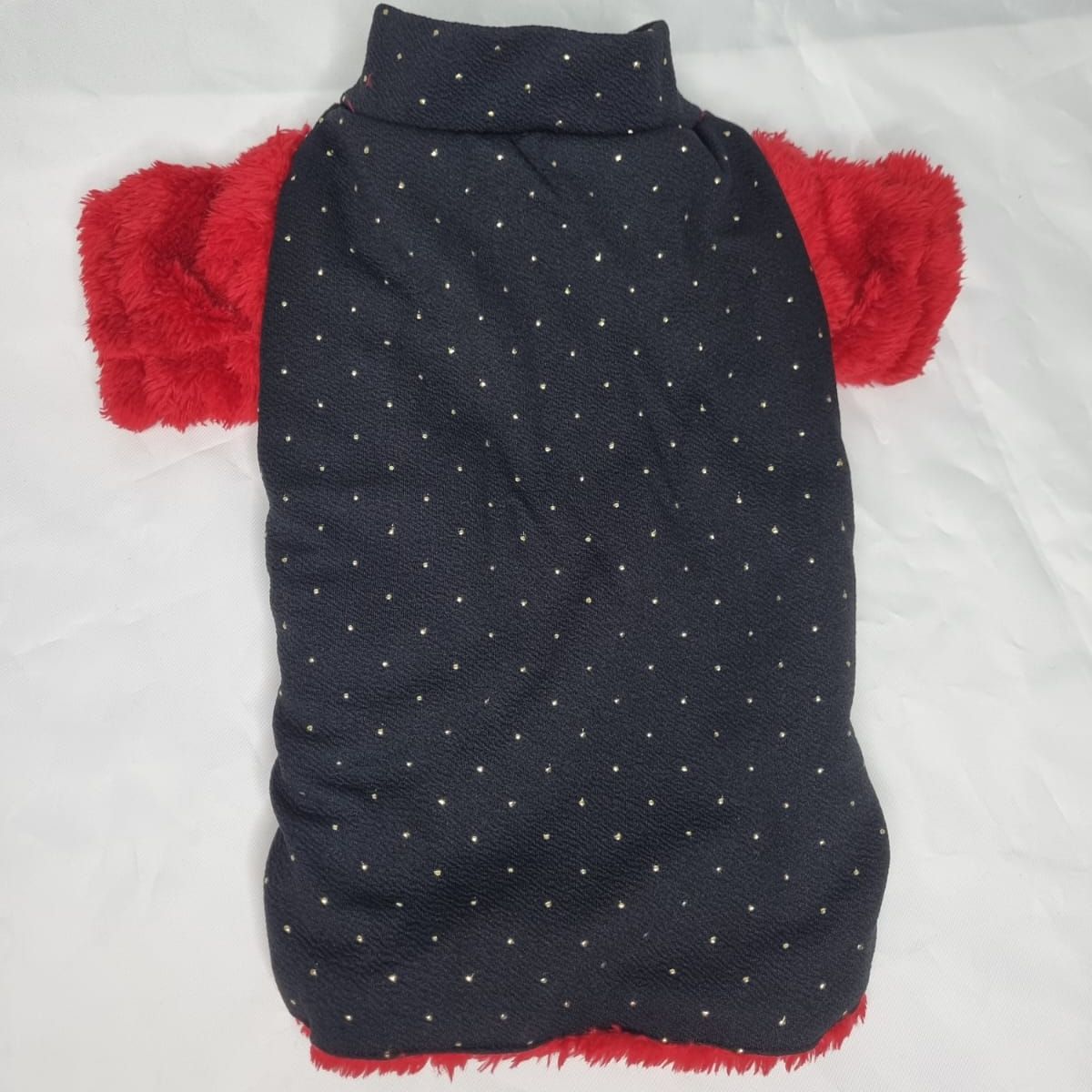 EL MUNDO DE EMMA - Polerón mascota cordero rojo diseño negro tachas talla XL