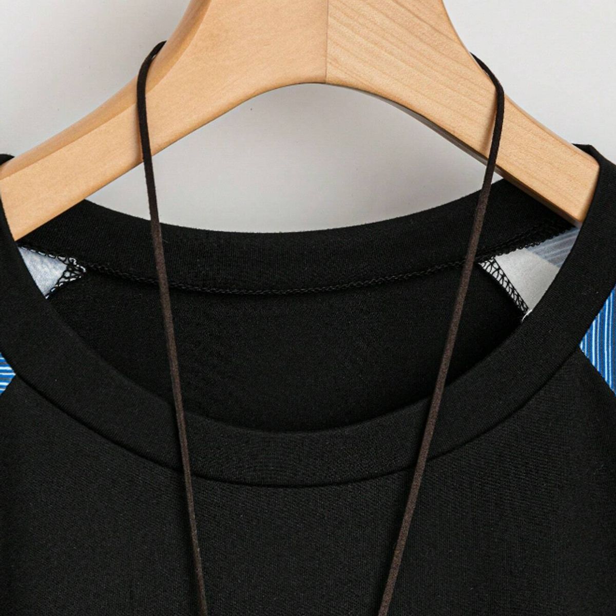 KIRAMA CLOTHING STORE - Camiseta De Manga Larga Con Cuello Redondo Y Estampado Combinado Azul